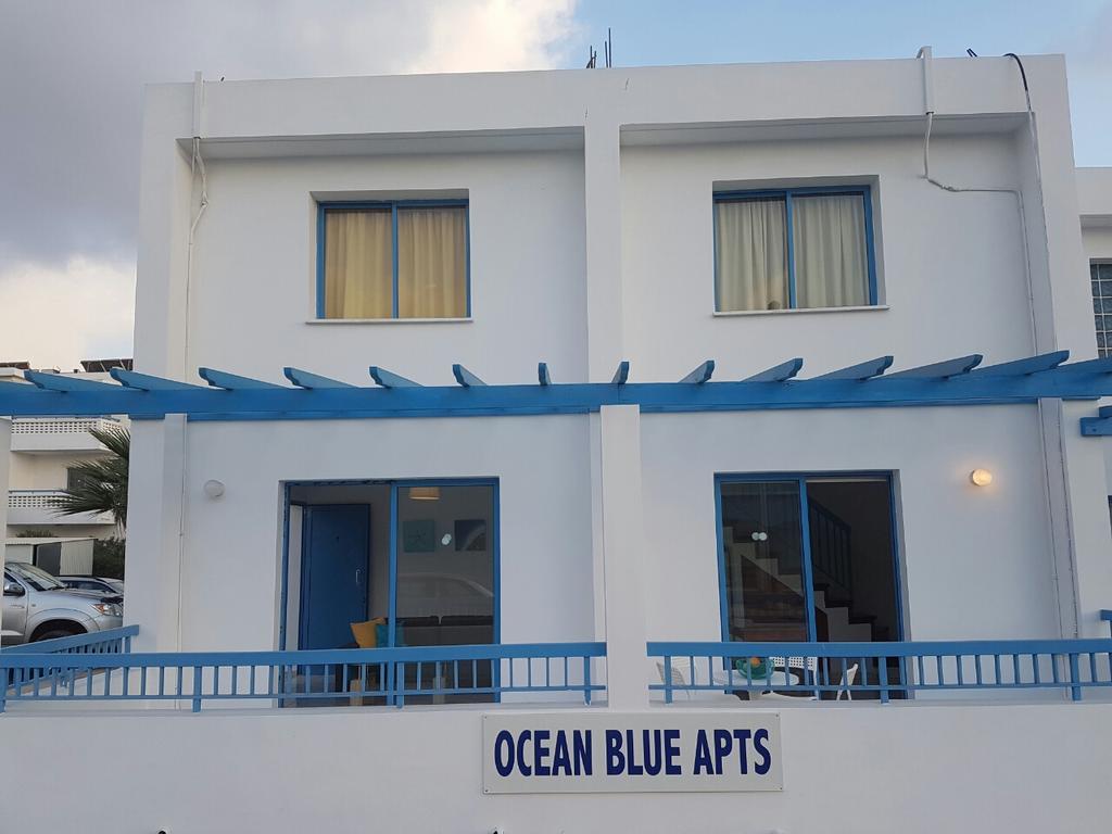 Ocean Blue Apartments Pafos Exterior foto